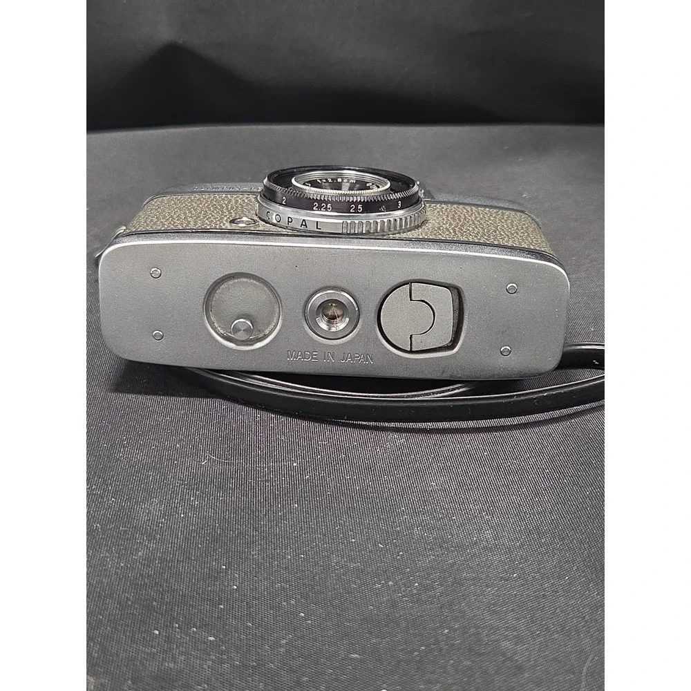 OLYMPUS PEN 35mm Half Frame Camera from Japan Great Shape! Works